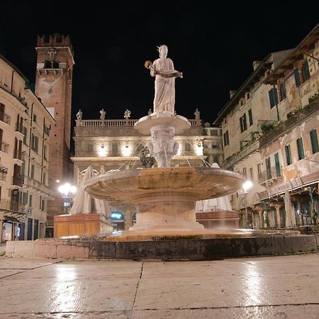 Residenza Corte Carnesali - Italian Homing เวโรนา ภายนอก รูปภาพ