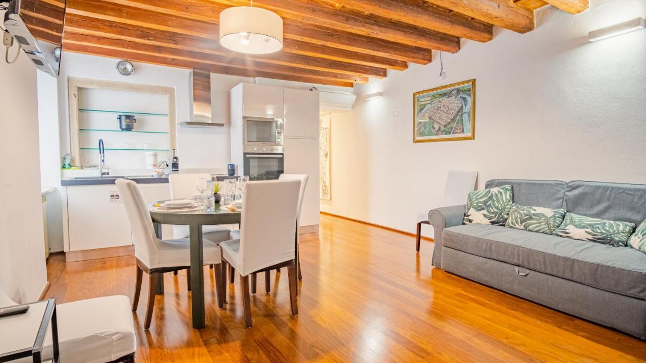 Residenza Corte Carnesali - Italian Homing เวโรนา ภายนอก รูปภาพ