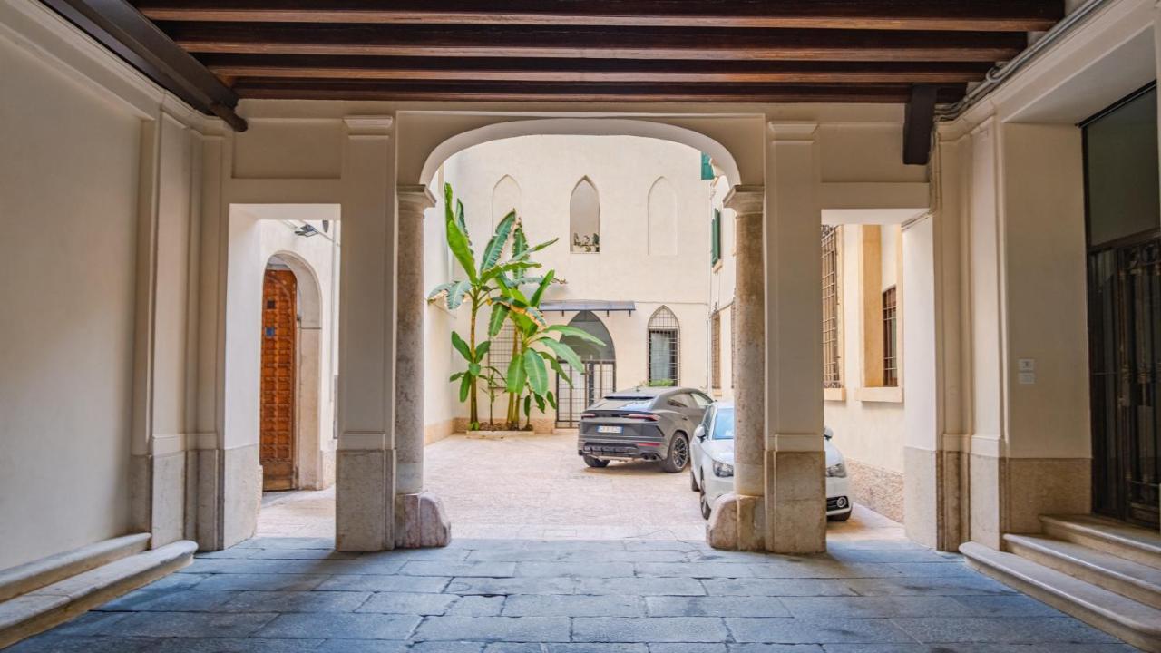 Residenza Corte Carnesali - Italian Homing เวโรนา ภายนอก รูปภาพ