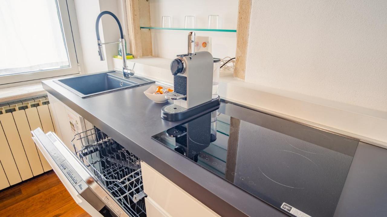 Residenza Corte Carnesali - Italian Homing เวโรนา ภายนอก รูปภาพ