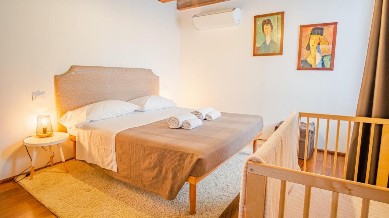Residenza Corte Carnesali - Italian Homing เวโรนา ภายนอก รูปภาพ